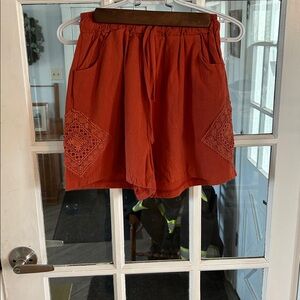 H22.    Orange Lace-Accent Pocket Elastic-Waist Shorts